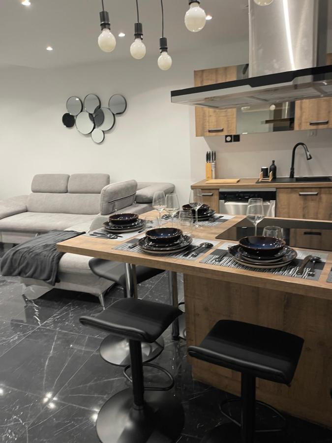 Appartement Hors Du Commun Avec Son Jacuzzi Сали-де-Беарн Экстерьер фото